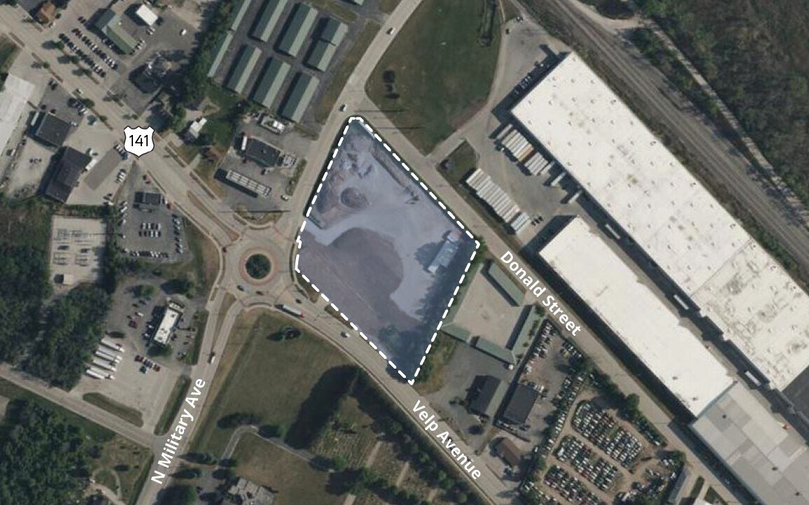 1562 Velp Ave, Green Bay, WI à vendre Photo de l’immeuble– Image 1 sur 3