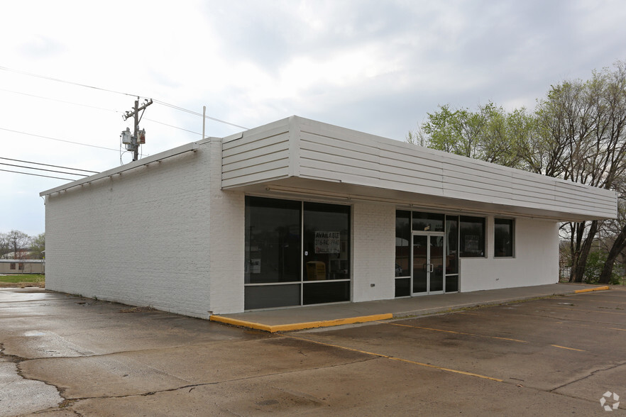 1224 S Kansas Ave, Topeka, KS à louer - Photo principale – Image 1 sur 5