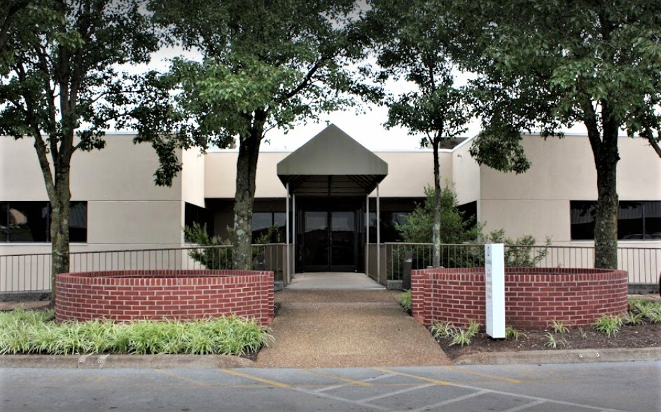 9111 Cross Park Dr, Knoxville, TN à louer Photo de l’immeuble– Image 1 sur 28
