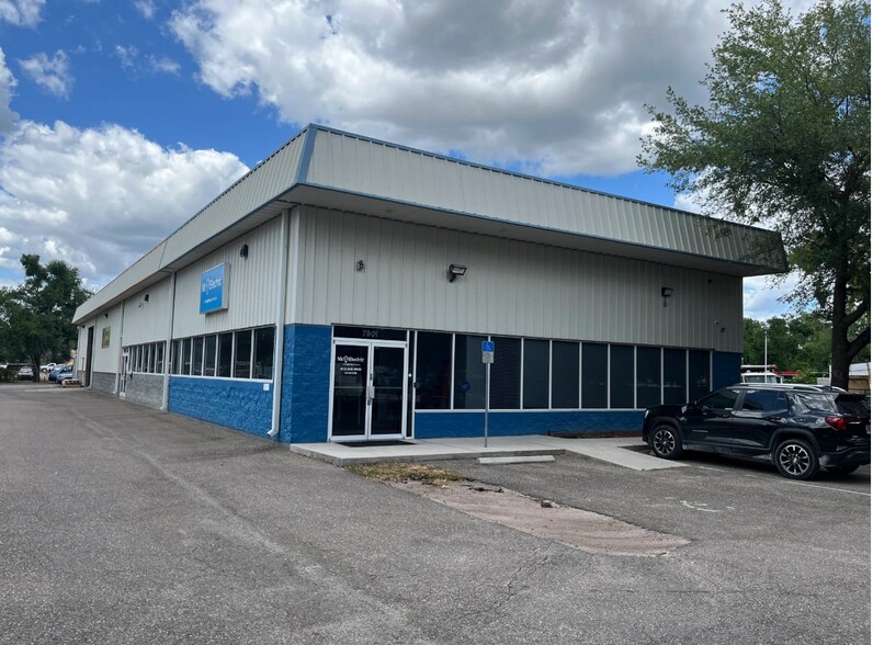 7901 Benjamin Rd, Tampa, FL à louer - Photo de l’immeuble – Image 1 sur 2