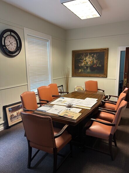 117-121 W. Wesley St, Wheaton portefeuille de 2 biens à vendre sur LoopNet.fr - Photo de l’immeuble – Image 2 sur 10