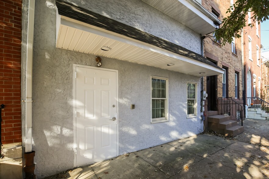 1118 E Columbia Ave, Philadelphia, PA à louer - Photo de l’immeuble – Image 1 sur 23