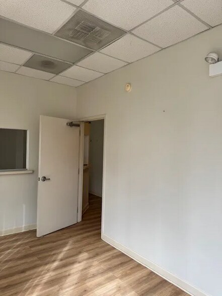 2306-2310 W Touhy Ave, Chicago, IL à louer - Photo intérieure – Image 3 sur 12