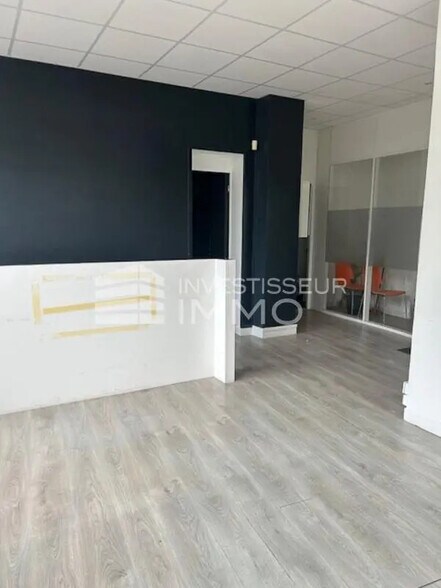 Local commercial dans Nanterre à vendre - Photo de l’immeuble – Image 3 sur 9