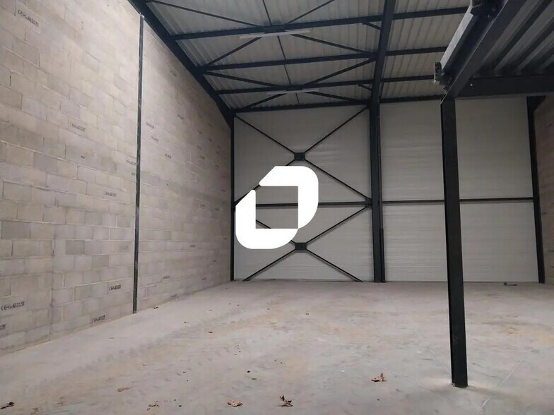 Bureau dans Vénissieux à louer - Photo intérieure – Image 2 sur 12