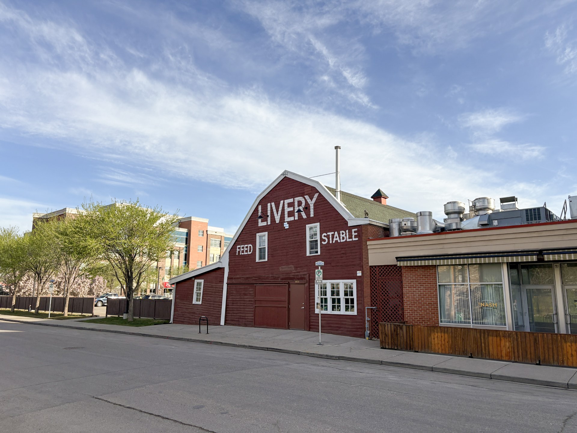 1130 10 Ave SE, Calgary, AB à louer Photo de l’immeuble– Image 1 sur 3