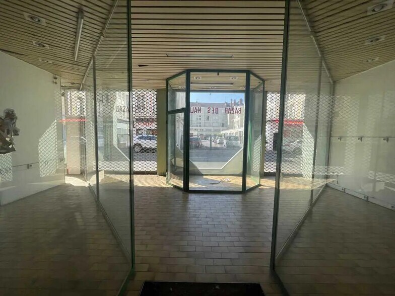 Local commercial dans Allonne à louer - Photo de l’immeuble – Image 1 sur 9
