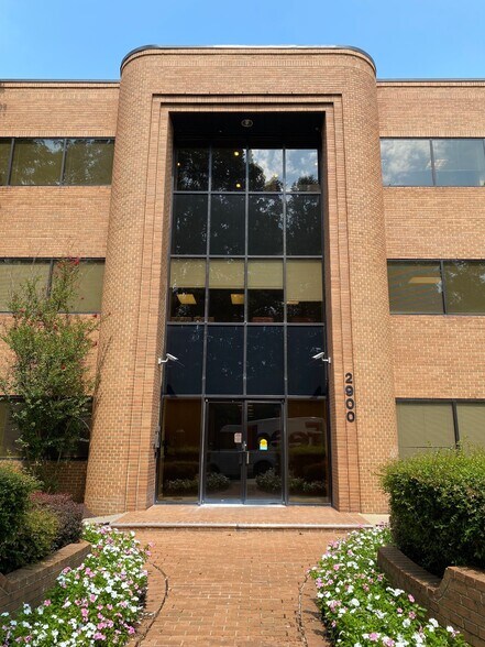 2900 Linden Ln, Silver Spring, MD à louer - Photo de l’immeuble – Image 3 sur 5