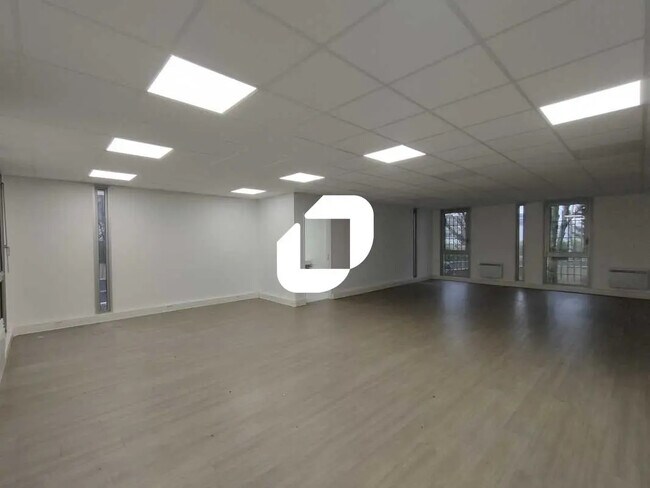 Plus de détails pour Bureau à vendre