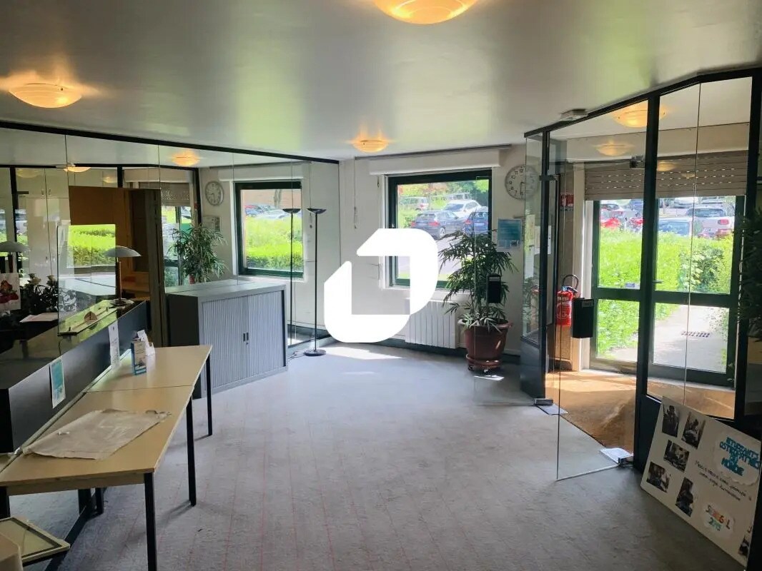 Bureau dans Lognes à louer Hall d’entrée– Image 1 sur 12