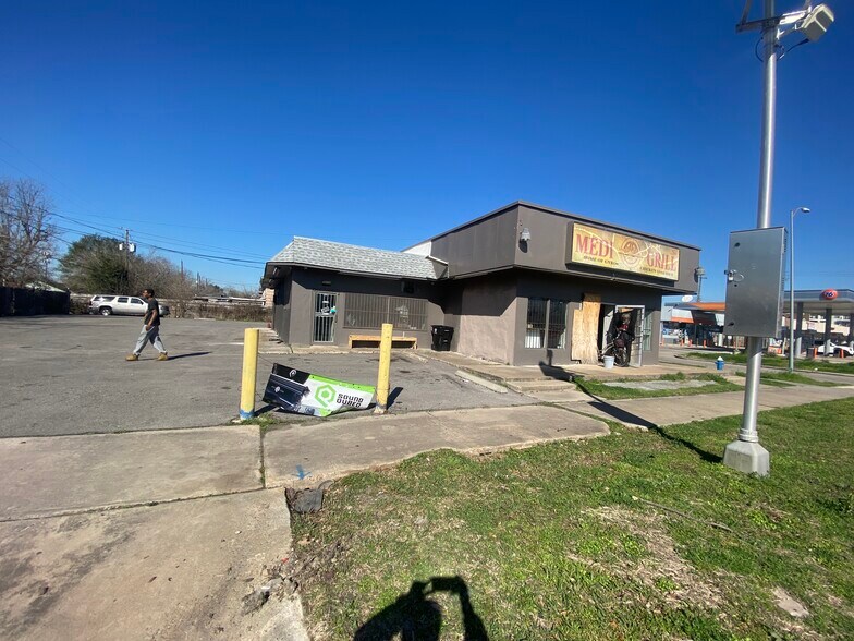 5842 Martin Luther King Jr Blvd, Houston, TX à vendre - Photo de l’immeuble – Image 2 sur 6