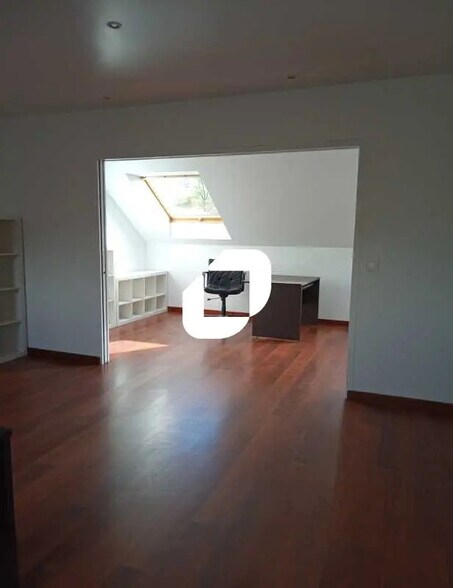 Bureau dans Thiais à louer - Photo de l’immeuble – Image 2 sur 8