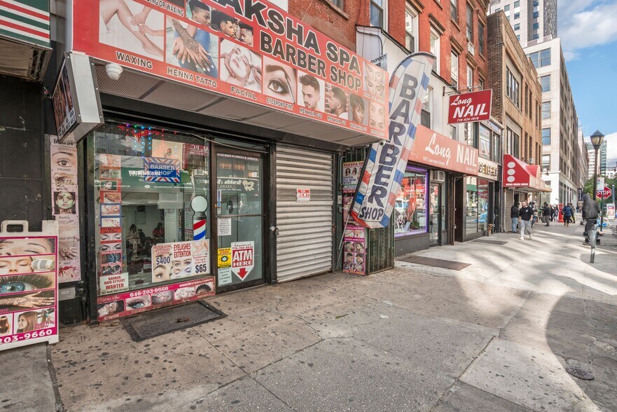144 Lawrence St, Brooklyn, NY à louer - Photo de l’immeuble – Image 1 sur 4