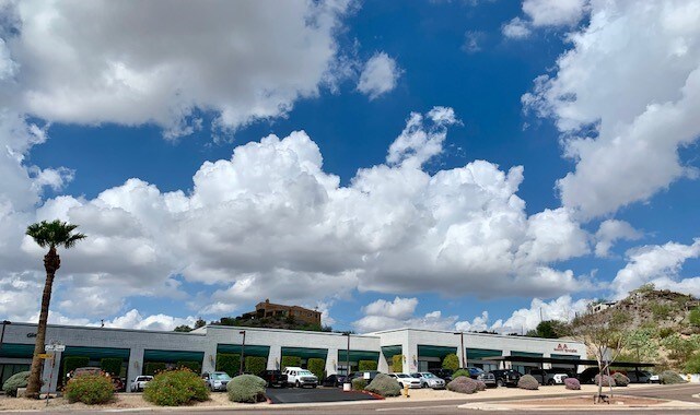11460 N Cave Creek Rd, Phoenix, AZ à louer - Photo de l’immeuble – Image 2 sur 6