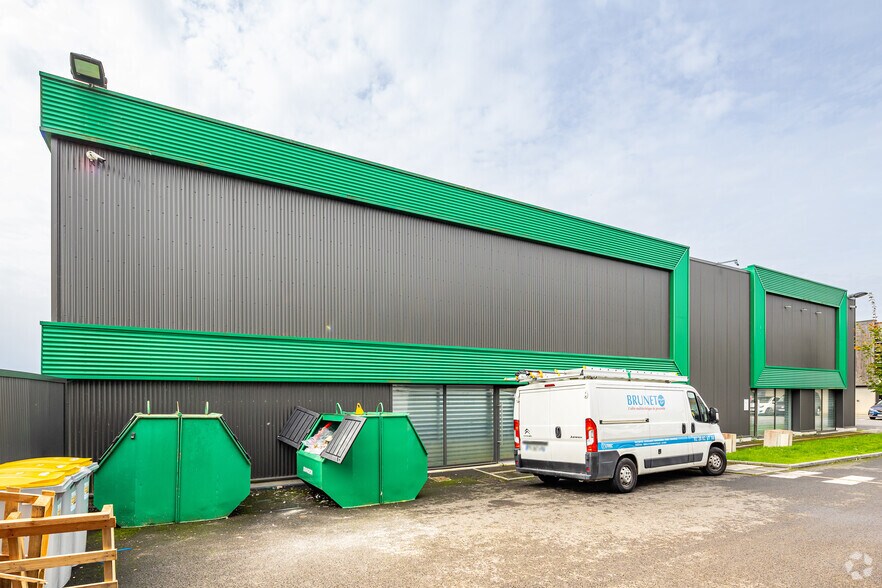 Local d'activités dans Les Sorinières à vendre - Photo de l’immeuble – Image 2 sur 17