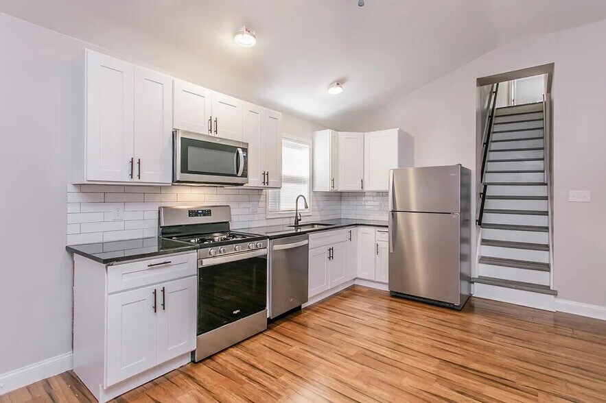 237 Franklin Ave, Phoenixville, PA à vendre - Photo intérieure – Image 3 sur 7