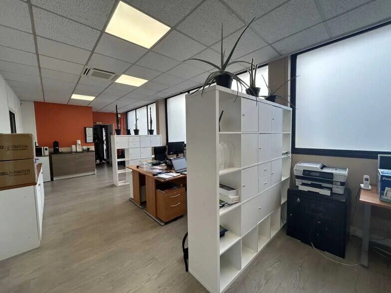 Bureau dans Joinville-le-Pont à louer - Photo de l’immeuble – Image 3 sur 6