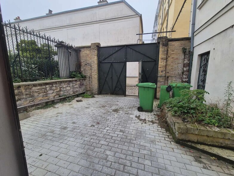 Local commercial dans Paris à louer - Photo de l’immeuble – Image 2 sur 3