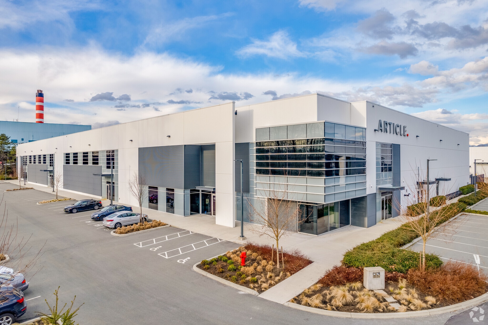 8261 Fraser Reach Crt, Burnaby, BC à louer Photo principale– Image 1 sur 9