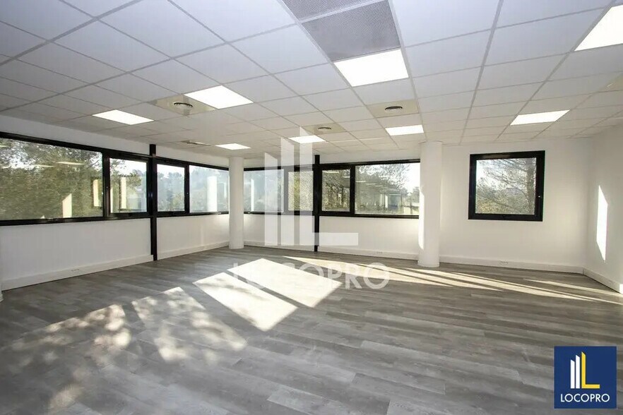 Bureau dans Aix-en-Provence à louer - Photo de l’immeuble – Image 2 sur 8