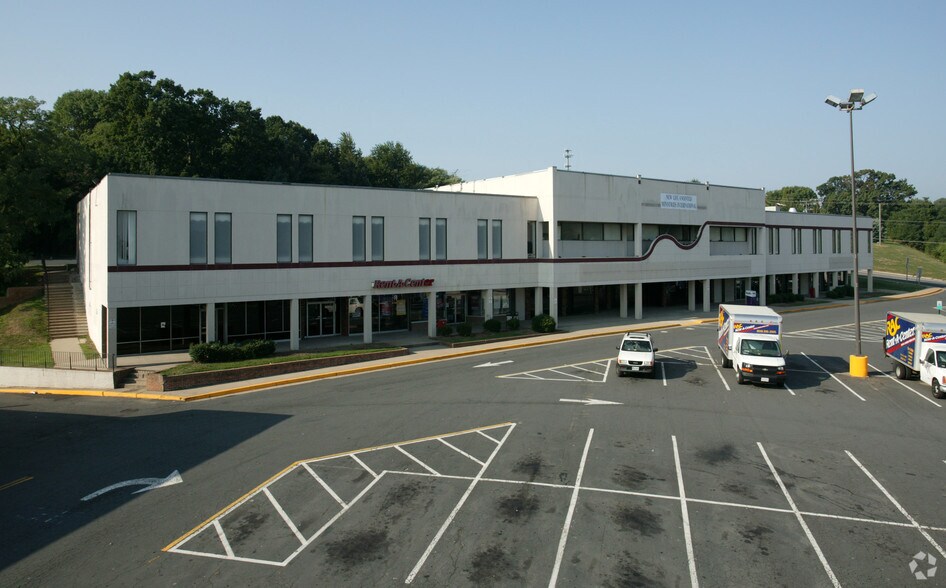 13905-14041 Jefferson Davis Hwy, Woodbridge, VA à louer - Photo de l’immeuble – Image 2 sur 6
