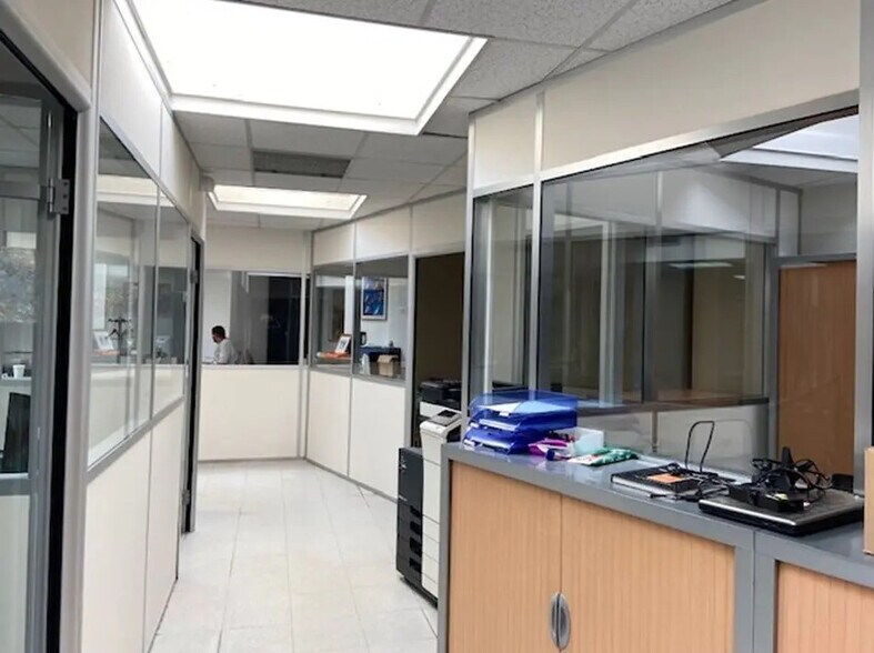 Bureau dans Saint-Cloud à vendre - Photo de l’immeuble – Image 3 sur 6