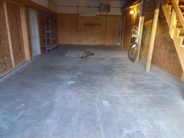 28996 C Dr N, Albion, MI à louer - Photo de l’immeuble – Image 3 sur 4