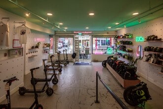 230 E Pender St, Vancouver, BC à louer Photo intérieure– Image 2 sur 4