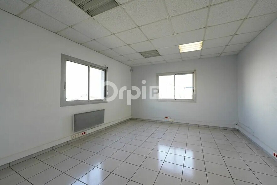17 Rue De L'Aigue, Saint-Pierre-de-Chandieu à louer - Photo de l’immeuble – Image 3 sur 7