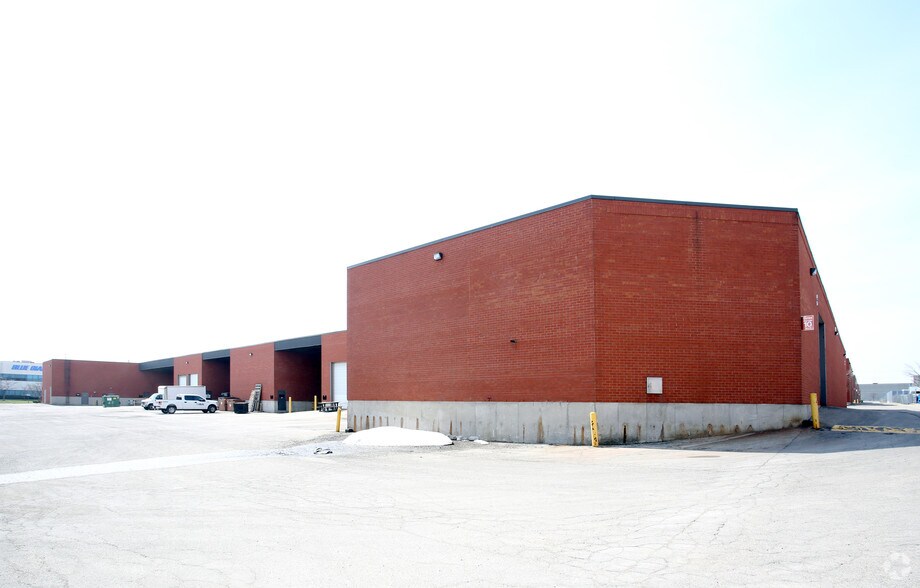 425 Admiral Blvd, Mississauga, ON à louer - Photo de l’immeuble – Image 3 sur 4