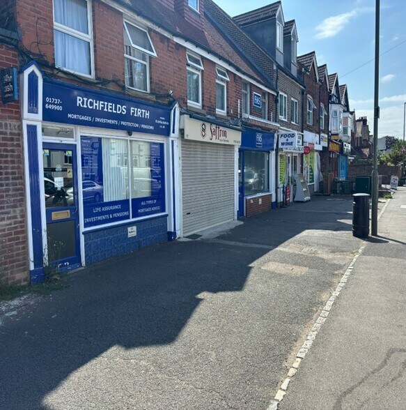 59-61 Nutfield Rd, Merstham à louer - Photo de l’immeuble – Image 2 sur 2