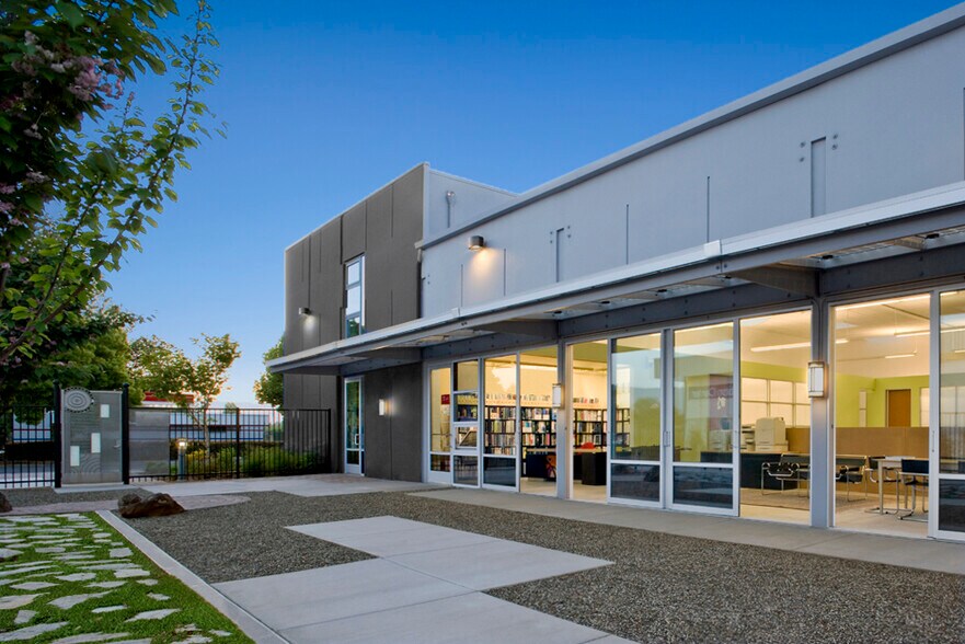 1084 Foxworthy Ave, San Jose, CA à louer - Photo de l’immeuble – Image 2 sur 10