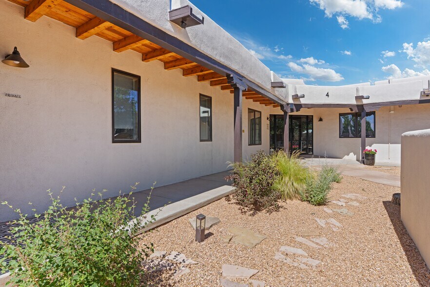 4 N Chamisa Dr, Santa Fe, NM à vendre - Photo de l’immeuble – Image 2 sur 49