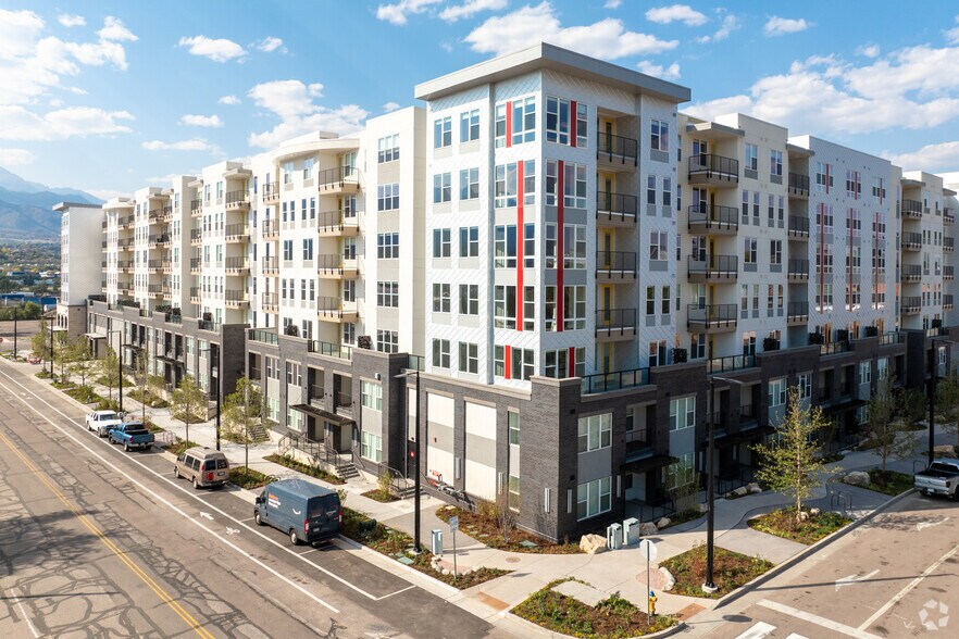 655 S Sierra Madre St, Colorado Springs, CO à louer - Photo de l’immeuble – Image 2 sur 28