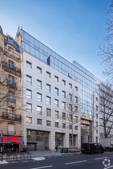 8-10 Avenue Ledru-Rollin, Paris à louer - Photo de l’immeuble – Image 2 sur 6