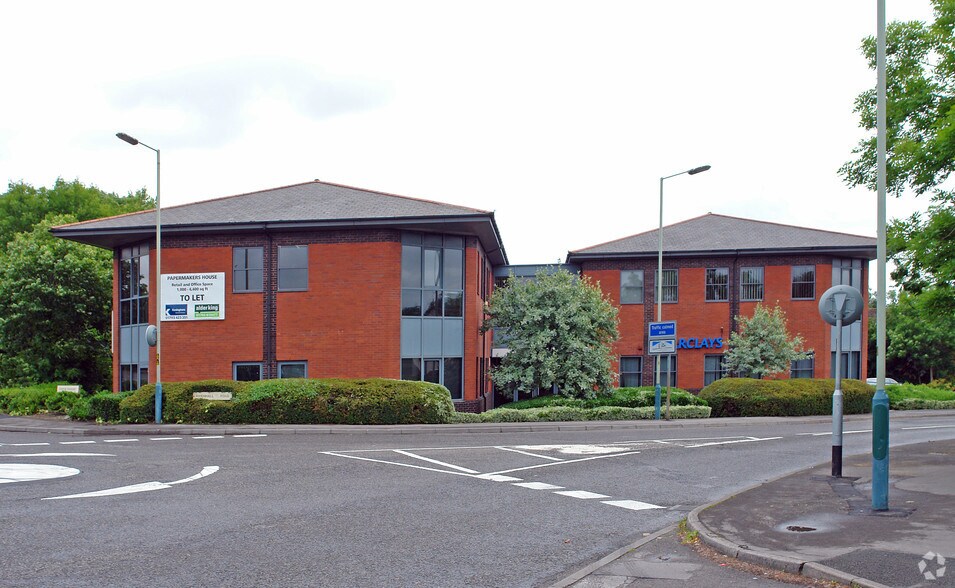 1 Rivenhall Rd, Swindon à louer - Photo de l’immeuble – Image 2 sur 3