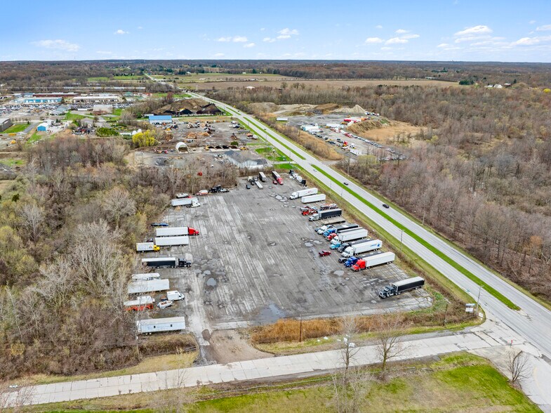 7451 Terminal Dr, Lorain, OH à louer - Photo de l’immeuble – Image 3 sur 4