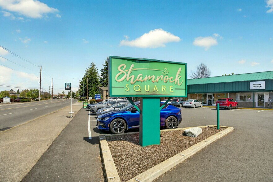 604-628 Crater Lake Ave, Medford, OR à vendre - Photo de l’immeuble – Image 2 sur 5