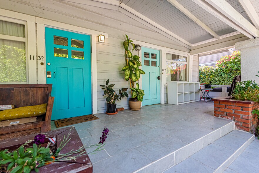 1130 N Beachwood Dr, Los Angeles, CA à vendre - Photo de l’immeuble – Image 3 sur 16