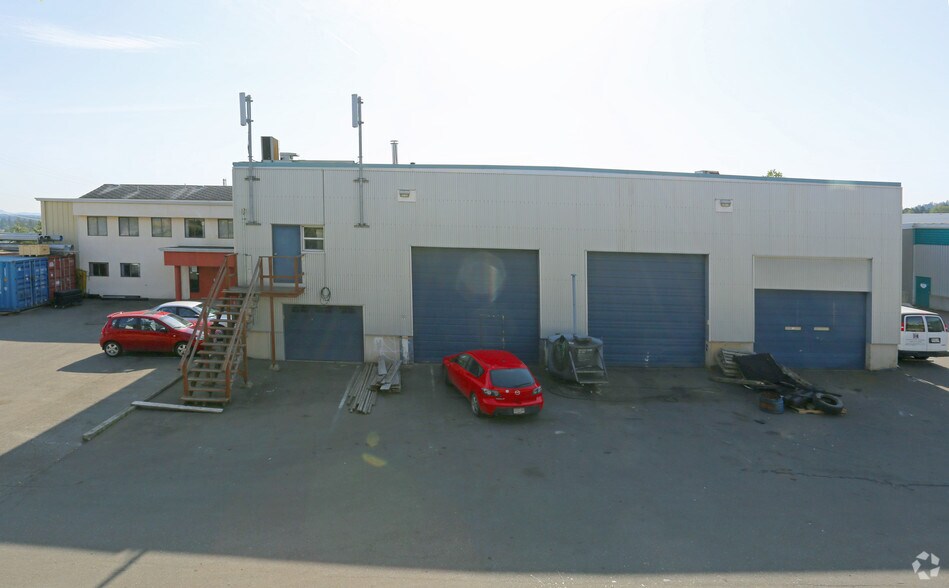 1779 Sean Hts, Central Saanich, BC à louer - Photo de l’immeuble – Image 2 sur 8