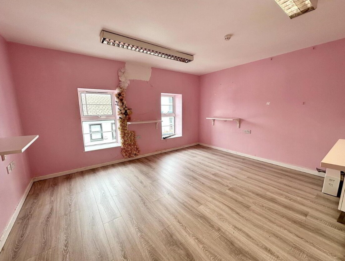 34-34A Irish St, Dungannon, CTE BT70 1DB - Lot 34A -  - Photo intérieure - Image 1 of 6