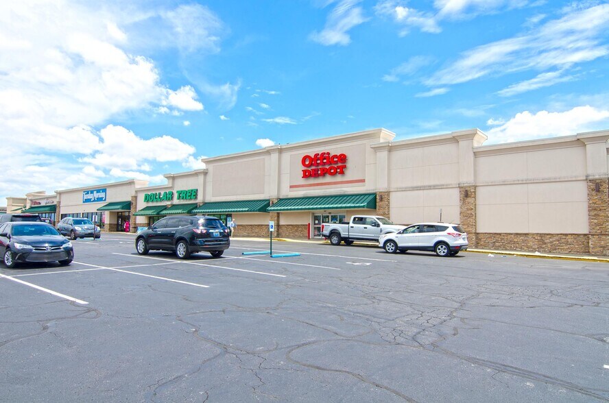 1525-1555 E New Circle Rd, Lexington, KY à louer - Photo de l’immeuble – Image 3 sur 27