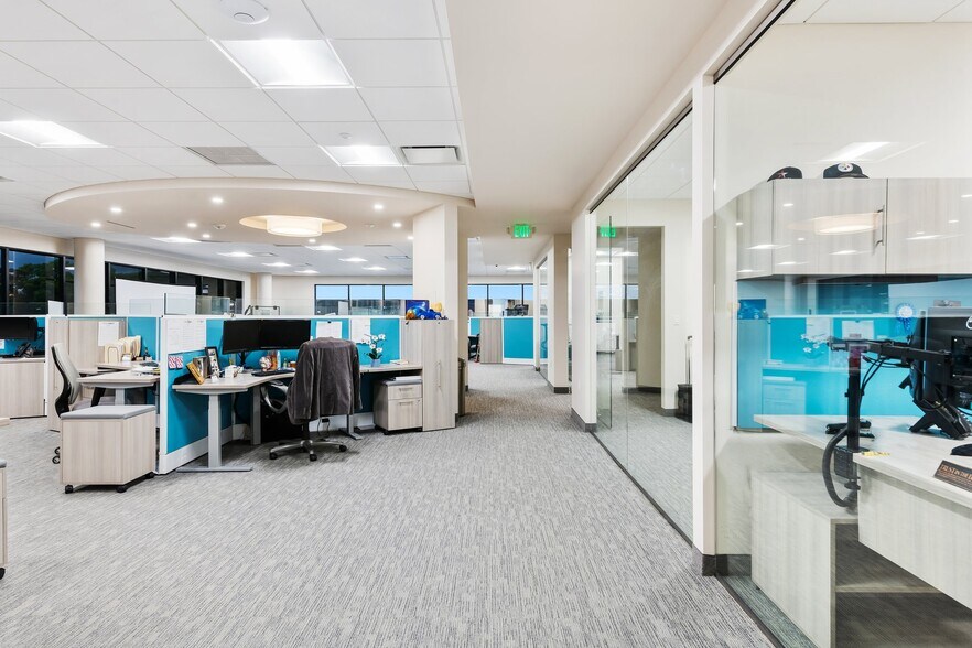 3303 W Commercial Blvd, Fort Lauderdale, FL à vendre - Photo intérieure – Image 3 sur 45