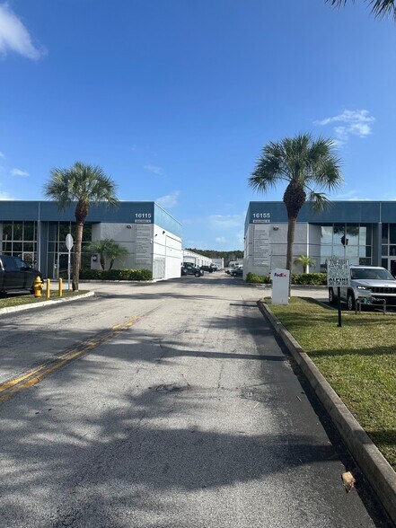 16155-16155 SW 117th Ave, Miami, FL à vendre - Photo de l’immeuble – Image 2 sur 23