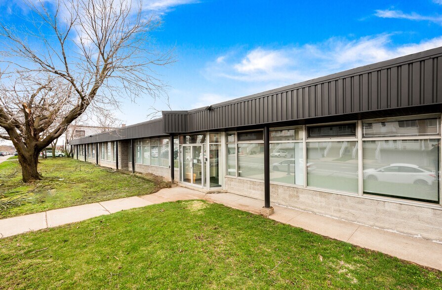2345 Rue Lapierre, Montréal, QC à louer - Photo de l’immeuble – Image 1 sur 11