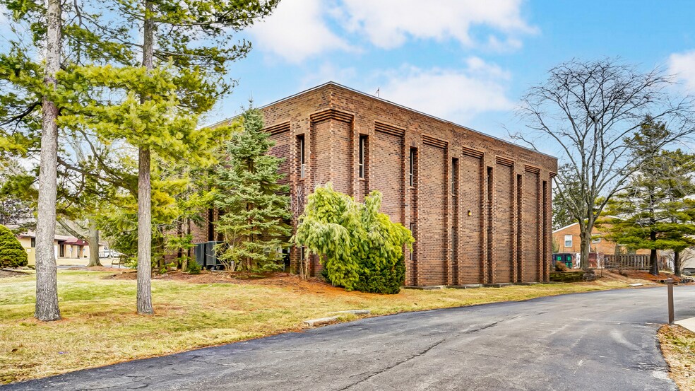 47 E Wilson Bridge Rd, Columbus, OH à louer - Photo de l’immeuble – Image 3 sur 18