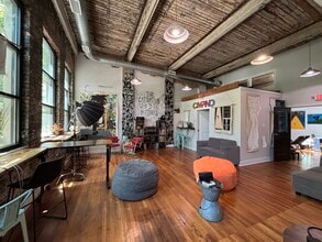 231 W 4th St, Winston-Salem, NC à louer Photo intérieure– Image 1 sur 12