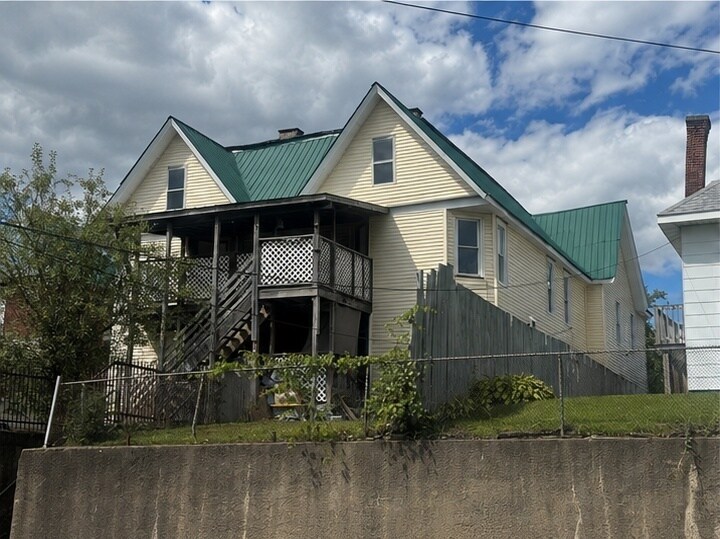 99 Robinson St, Binghamton, NY à vendre - Photo de l’immeuble – Image 3 sur 12