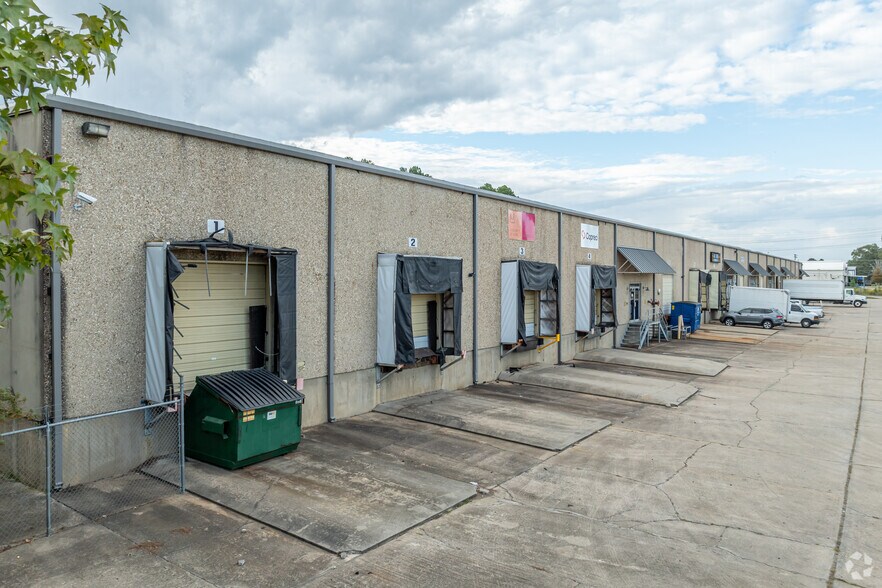 6200 Scott Hamilton Dr, Little Rock, AR à louer - Photo de l’immeuble – Image 2 sur 6