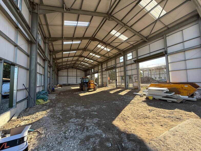 Unit 9, Firsland Park Estate, Albourne Road, Hurstpierpoint à louer - Photo de l’immeuble – Image 2 sur 5